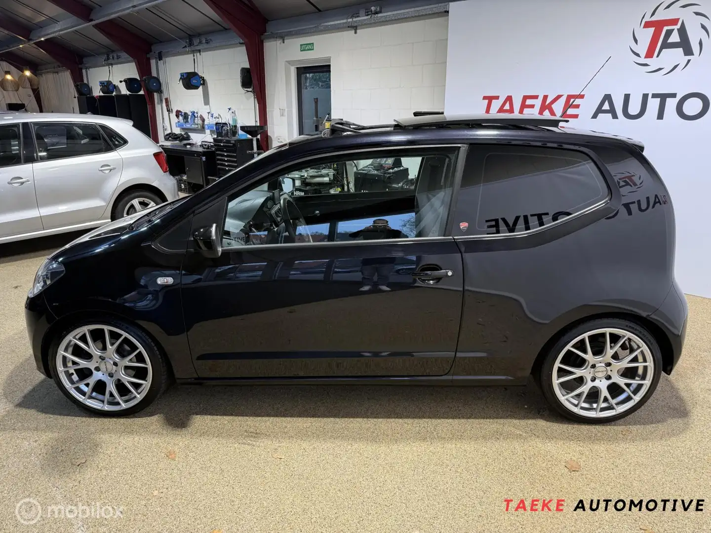 Volkswagen up! 1.0 move up! Panodak/Stoelver/Airco Zwart - 2