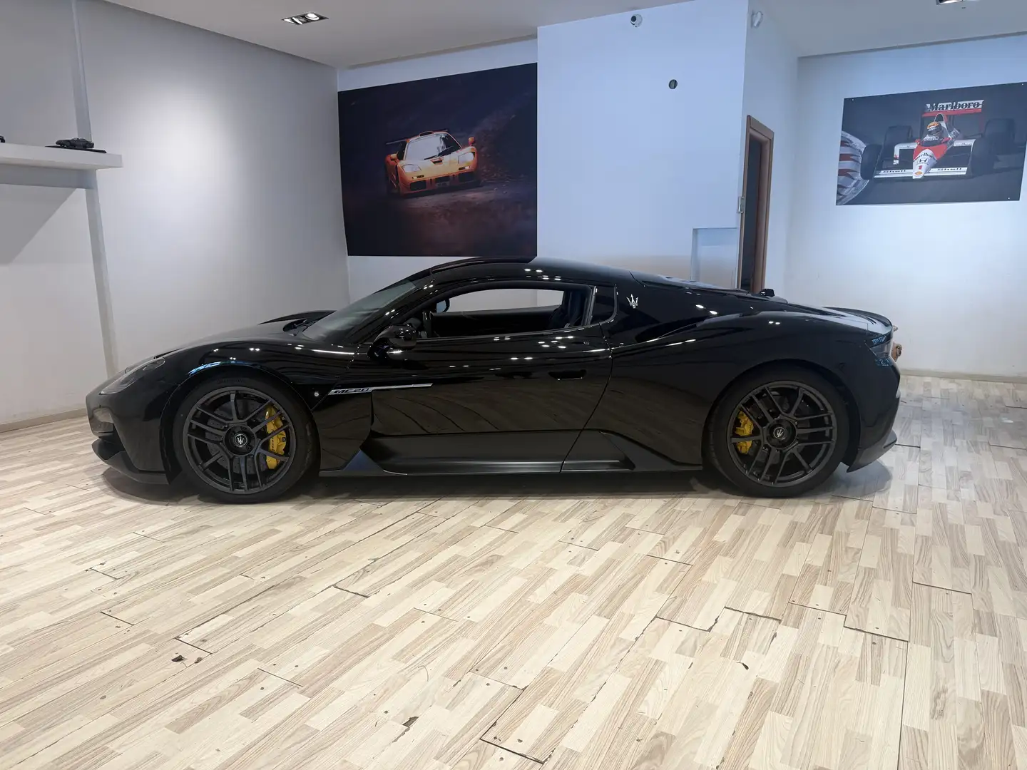 Maserati MC20 MC20 3.0 V6 630cv - Schwarz - 2
