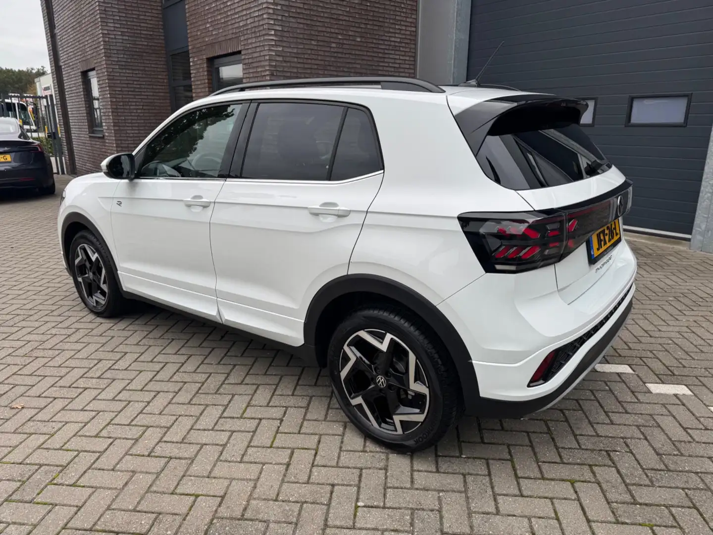 Volkswagen T-Cross 1.5 TSI R-Line Edition LED, Trekhaak, Privacyglass Wit - 2