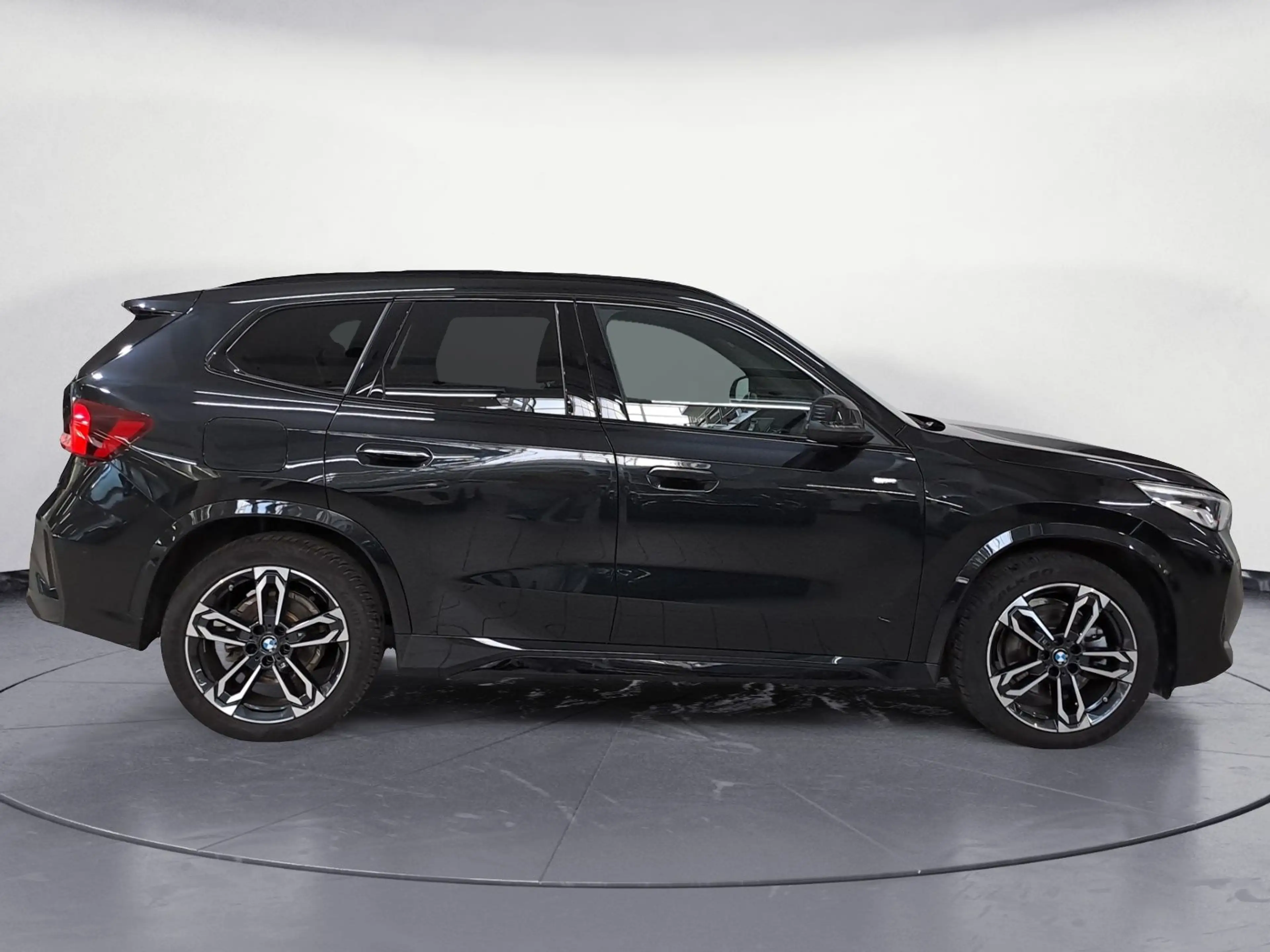 BMW X1 sDrive20i M Sportpaket AHK Harman&Kardon 19 Z — photo 7