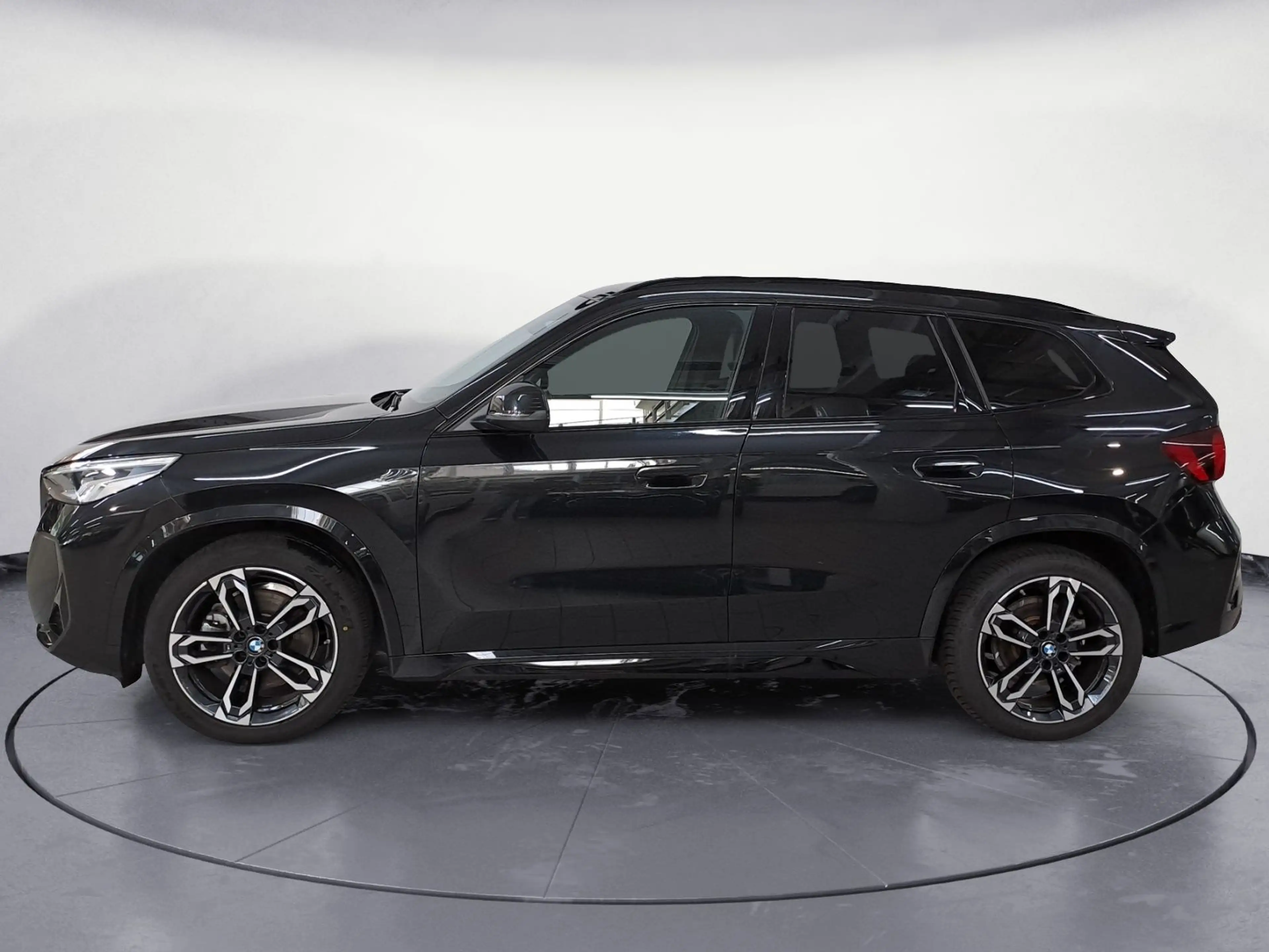 BMW X1 sDrive20i M Sportpaket AHK Harman&Kardon 19 Z — photo 4