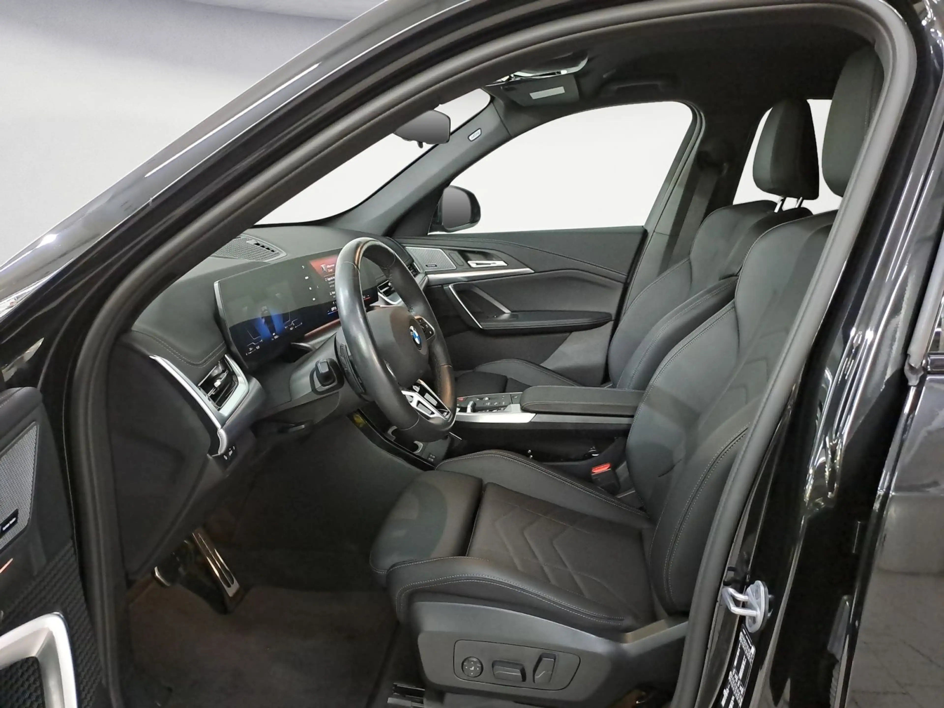 BMW X1 sDrive20i M Sportpaket AHK Harman&Kardon 19 Z — photo 12