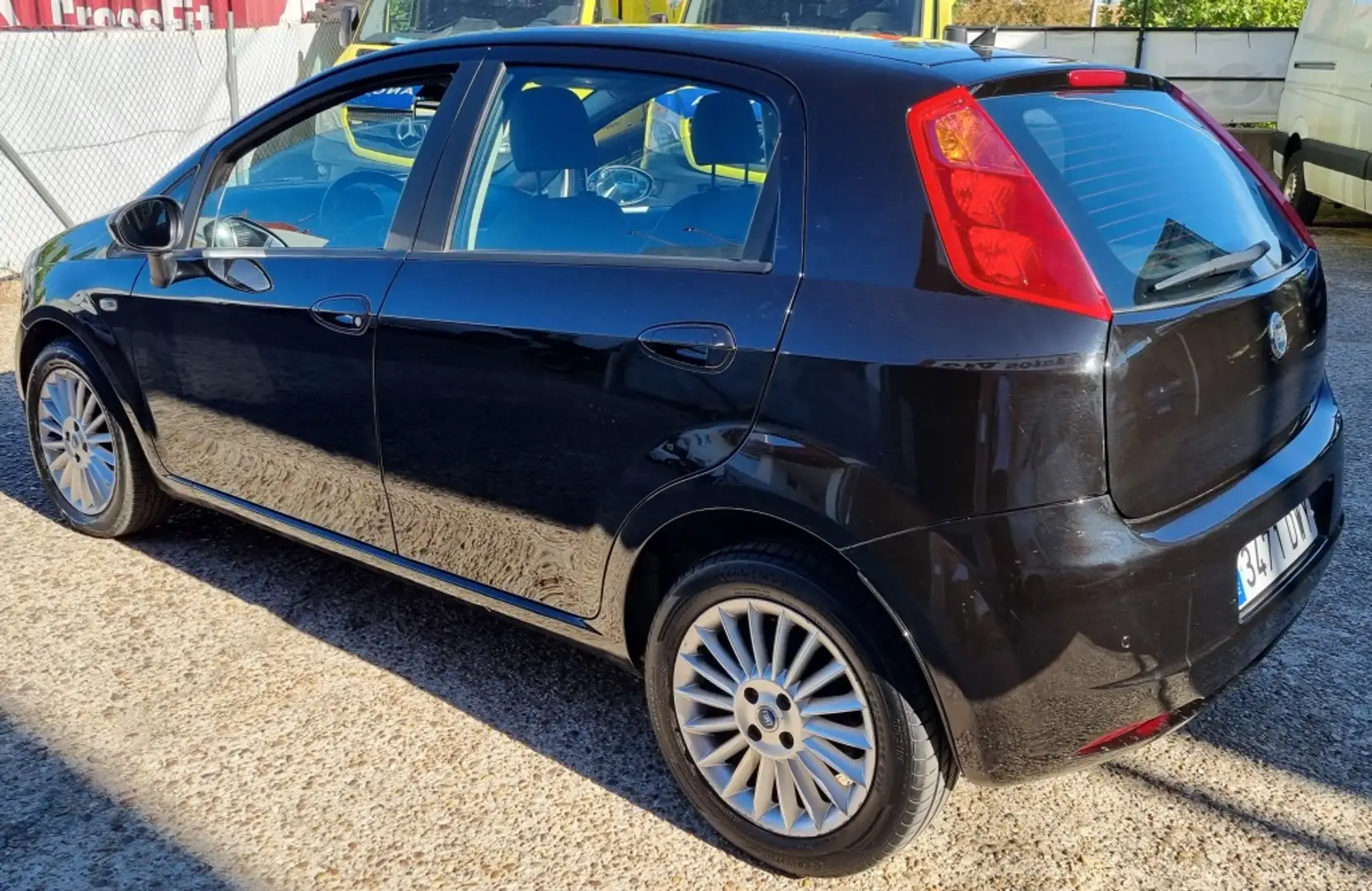 Fiat Grande Punto 1.9Mjt Emotion 120 Noir - 2