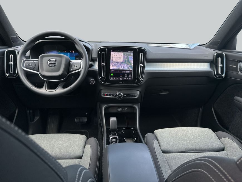 Volvo XC40 XC40 B3 B DKG Plus Black Edition — photo 9