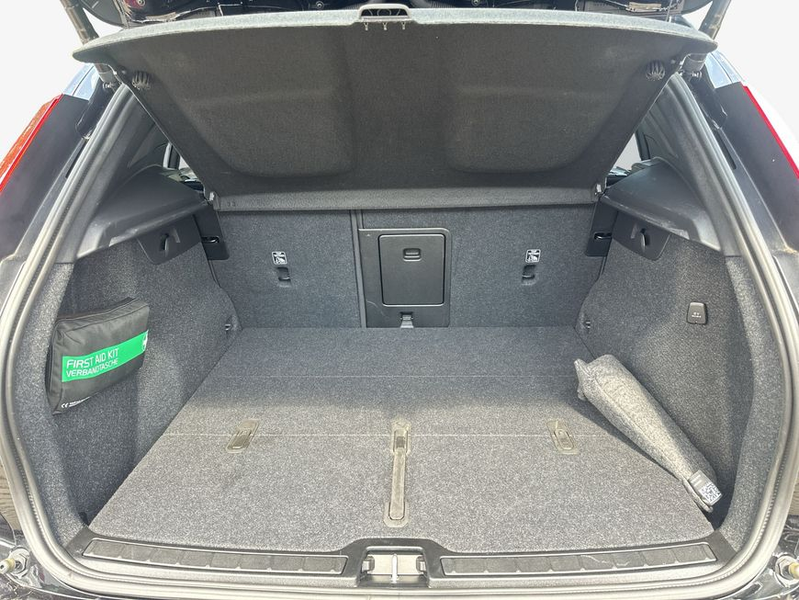 Volvo XC40 XC40 B3 B DKG Plus Black Edition — photo 11