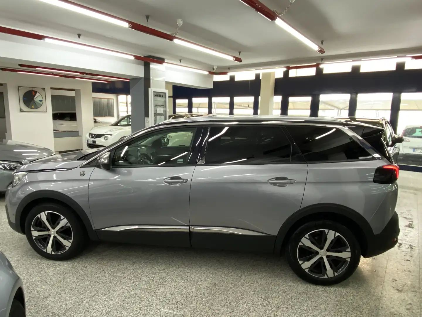Peugeot 5008 1.5 Hdi S&S CrossWay Gris - 2