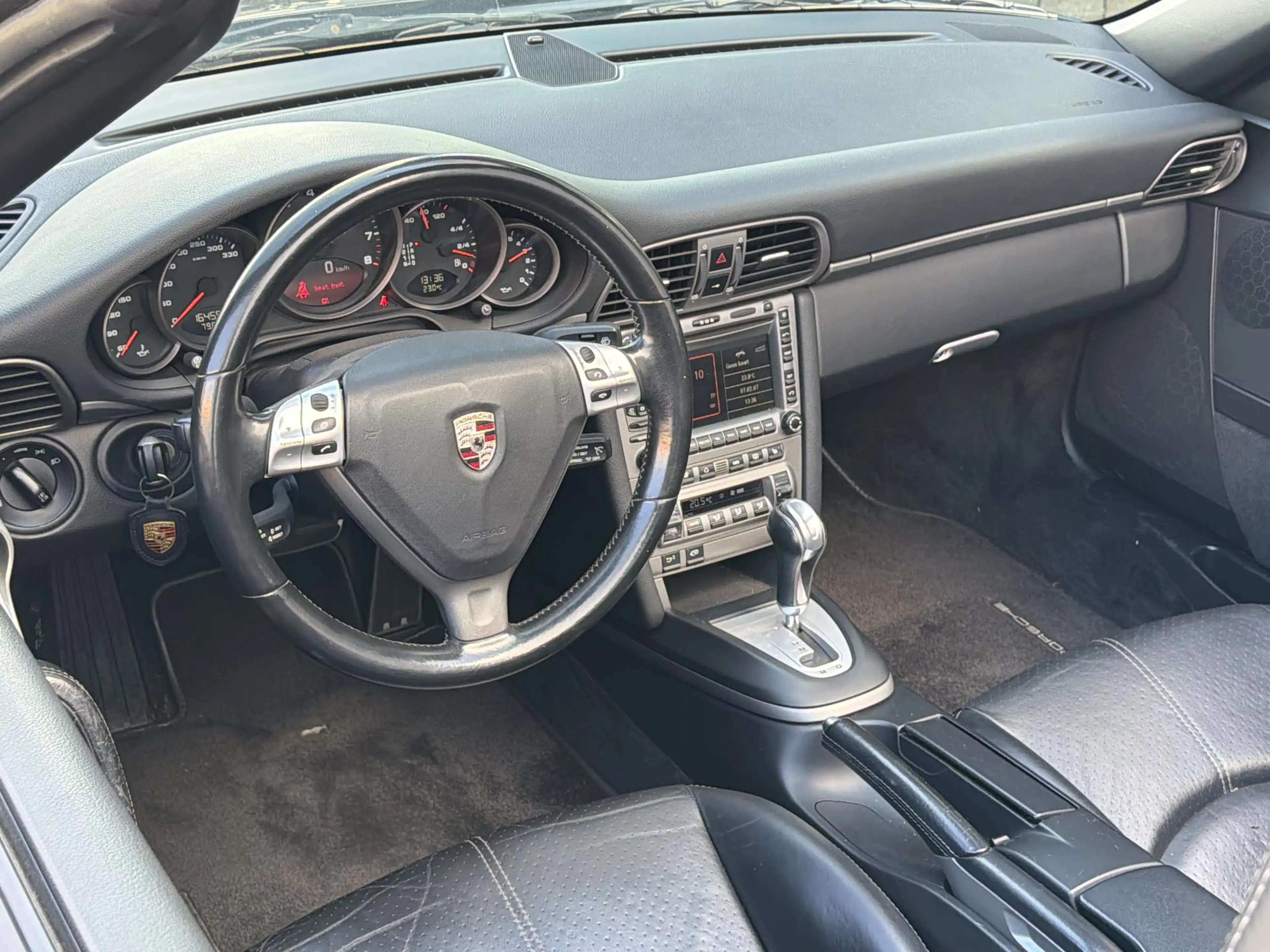 Porsche 997 Cabrio 3.6 Carrera — photo 6
