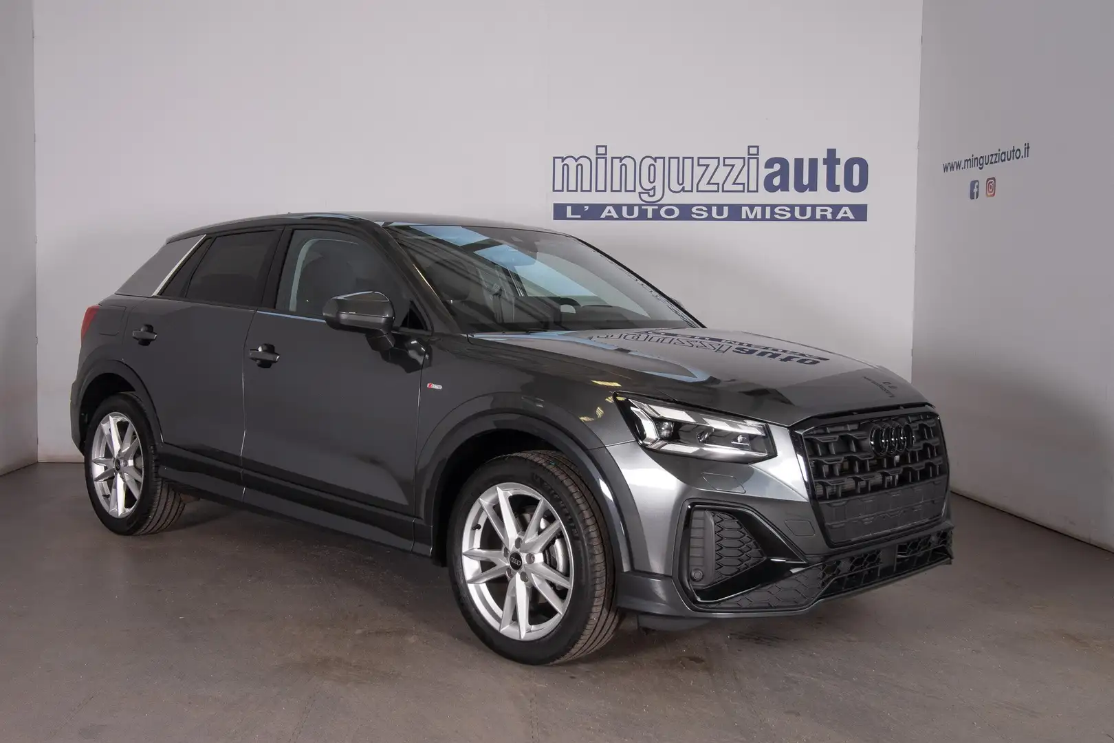 Audi Q2 35 1.5 tfsi S line Identity Black S-tronic Matrix Gris - 1