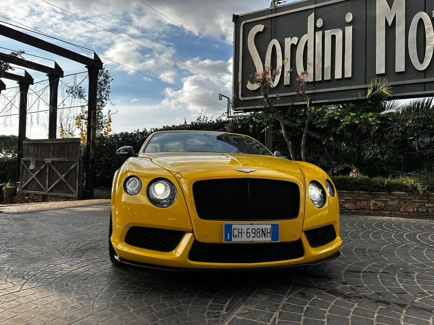 Bentley Continental GTC V8 S Giallo - 2