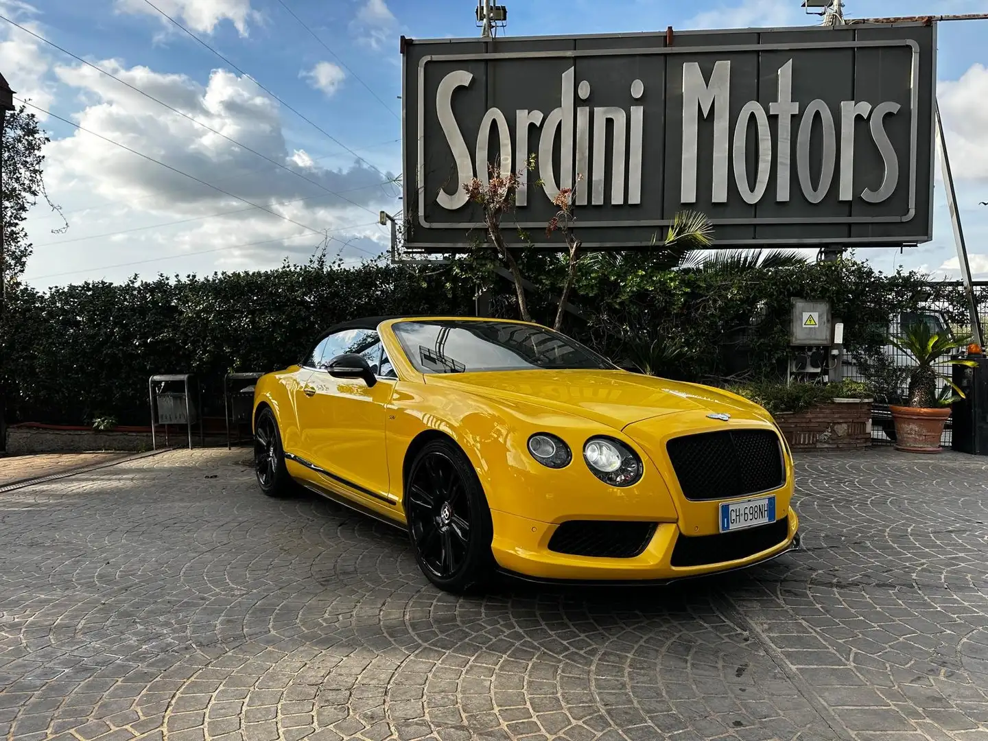Bentley Continental GTC V8 S Giallo - 1