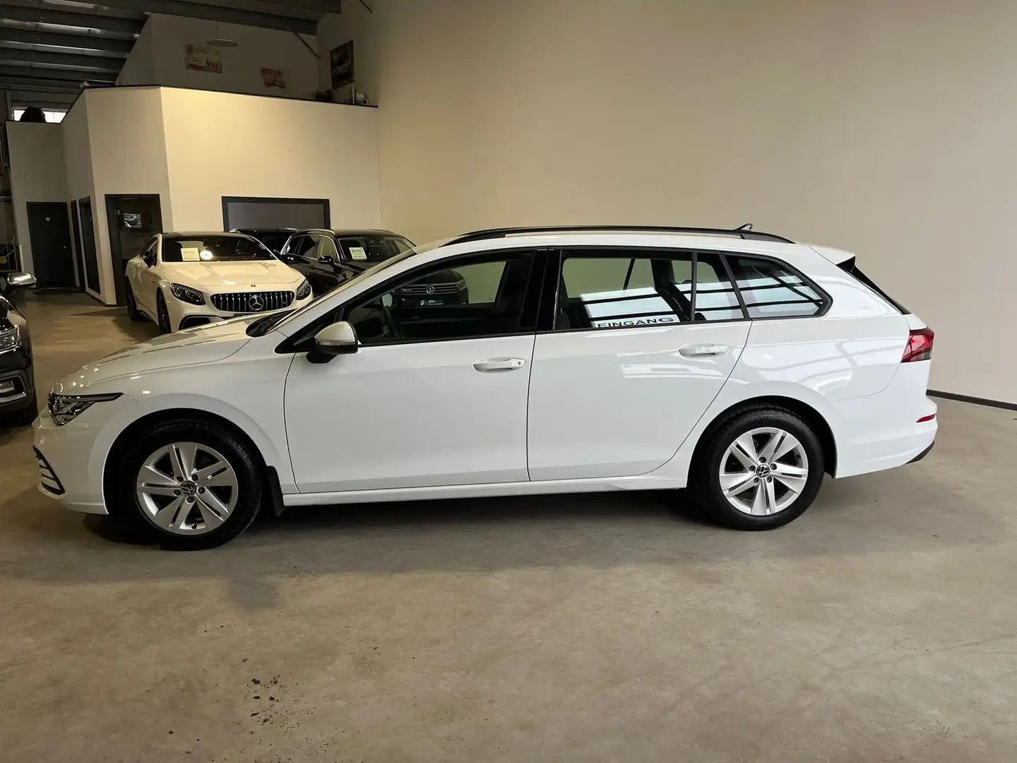 Volkswagen Golf Variant Life eTSI KAMERA SHZ STDHZ PDC Weiß - 2