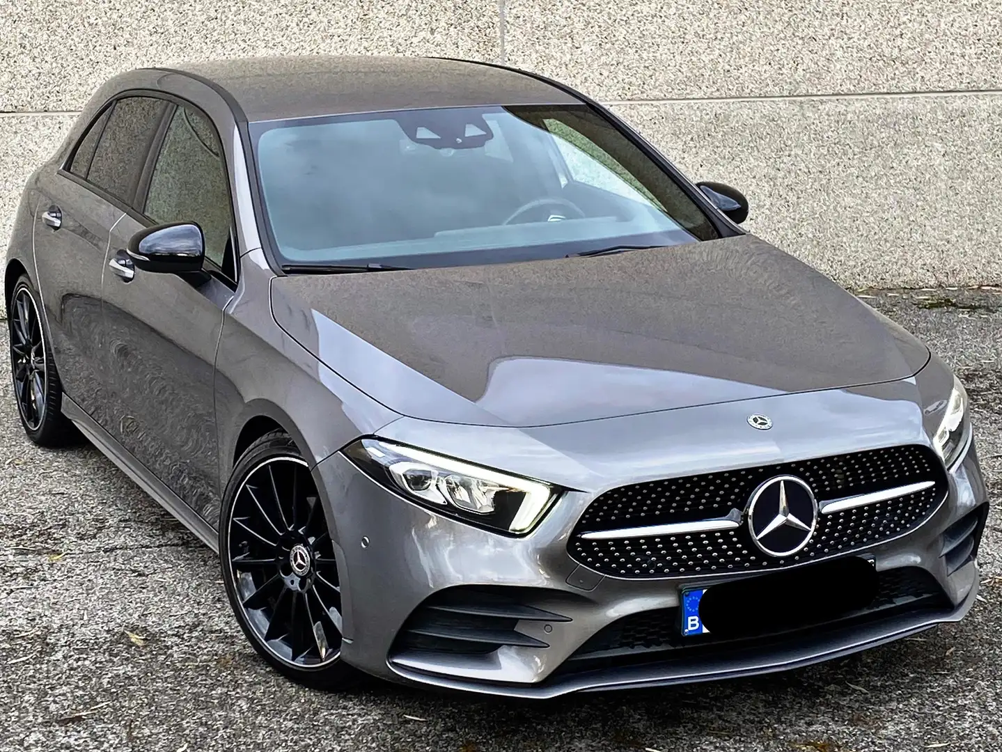 Mercedes-Benz A 200 Amg-line/Nightpack/Automaat/1J garantie Gris - 1