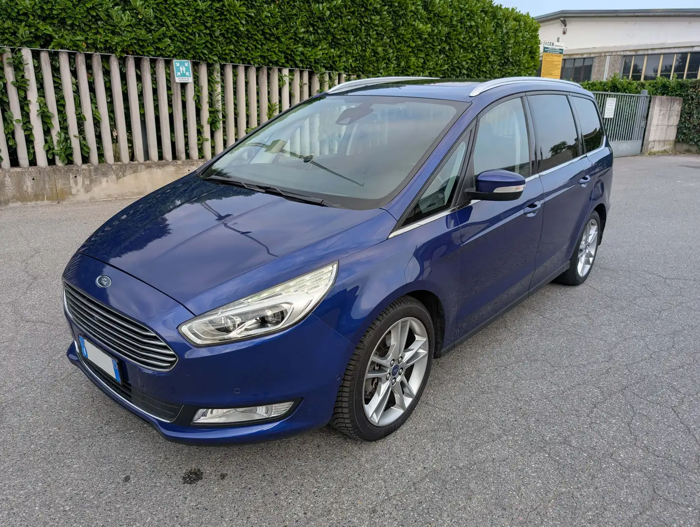 Ford Galaxy Galaxy 2.0 tdci 180cv Titanium Powershift S&S awd Azul - 1