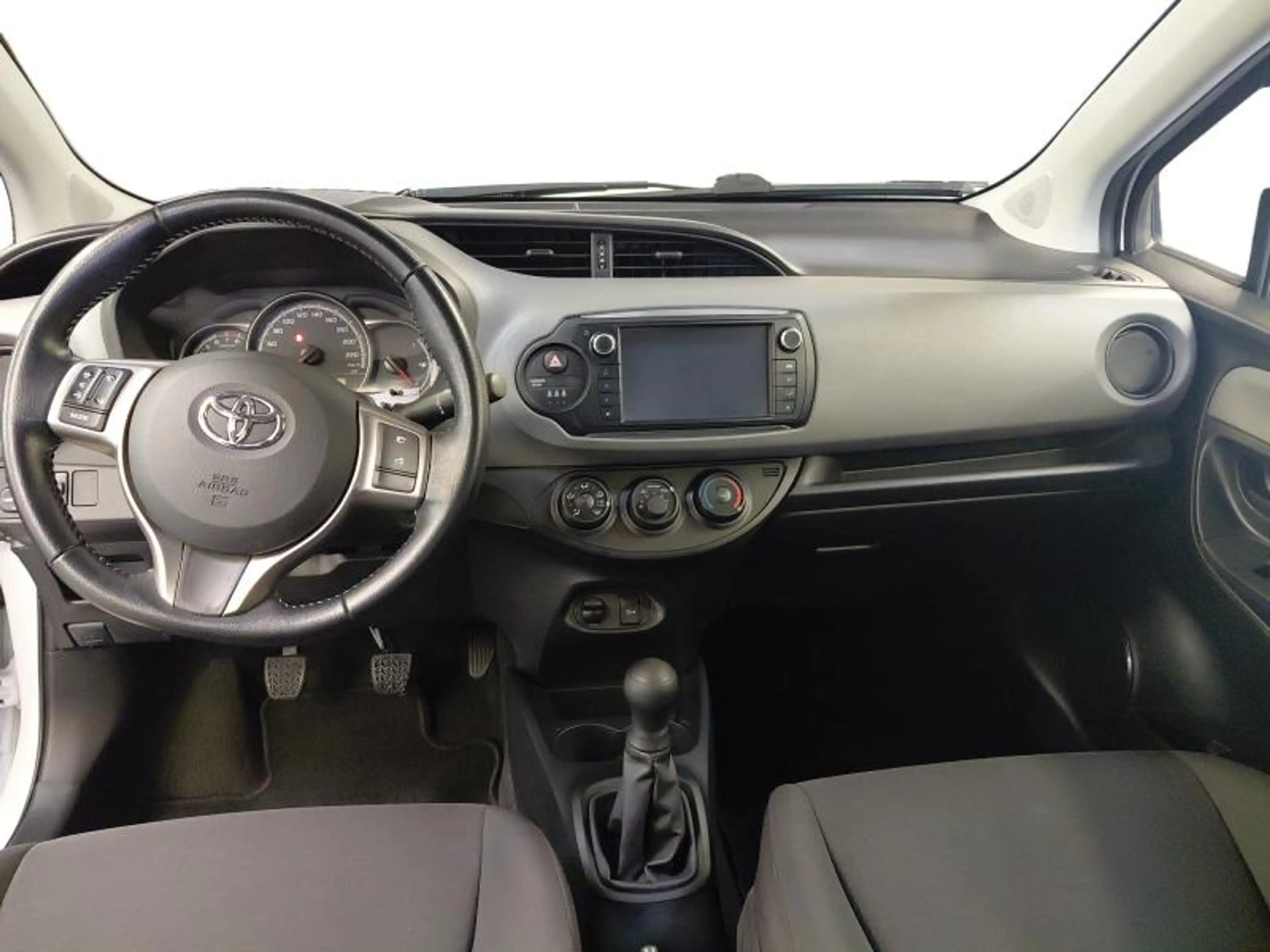 Toyota Yaris Active & Pack Live2 — photo 12