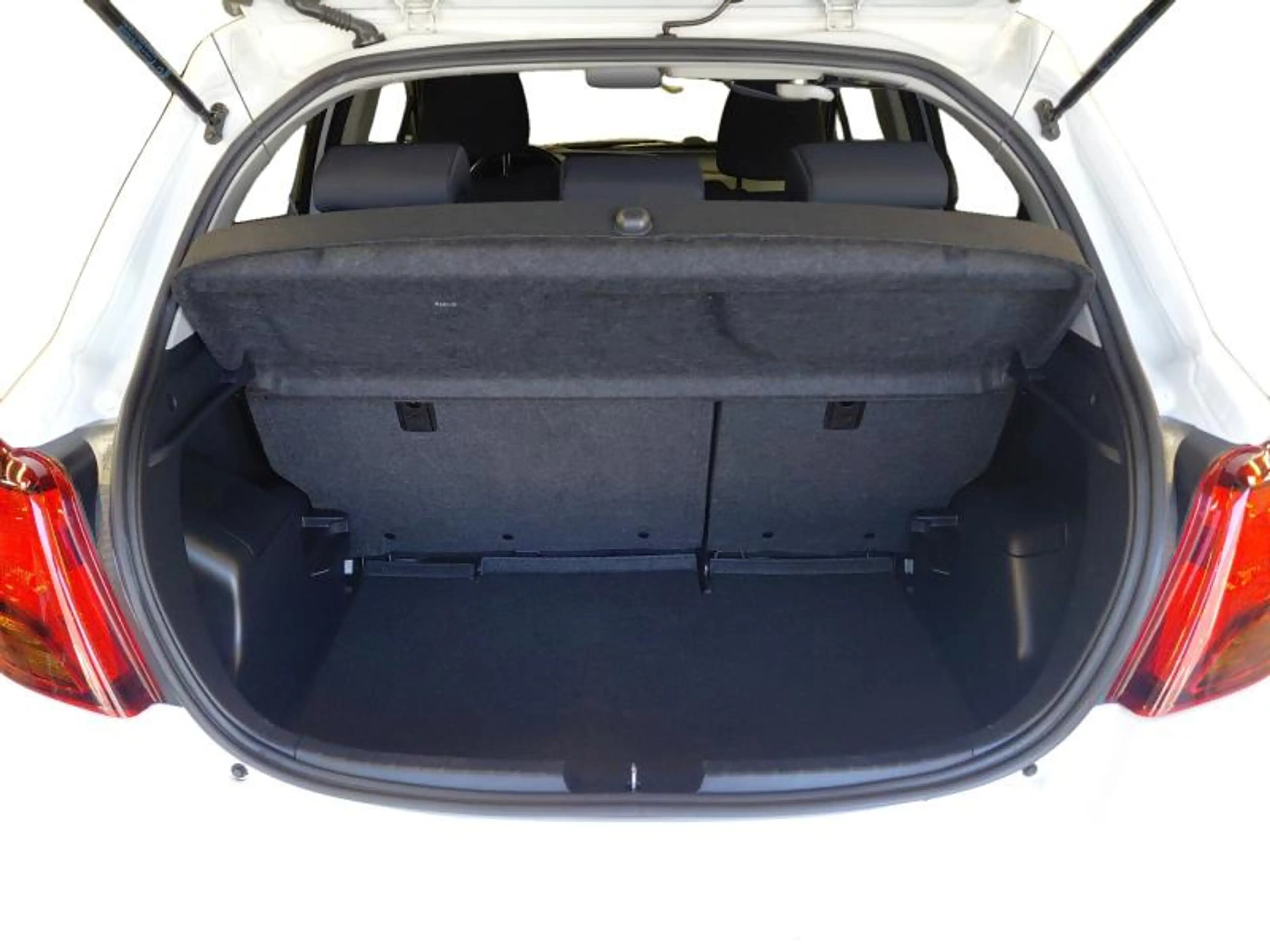 Toyota Yaris Active & Pack Live2 — photo 19
