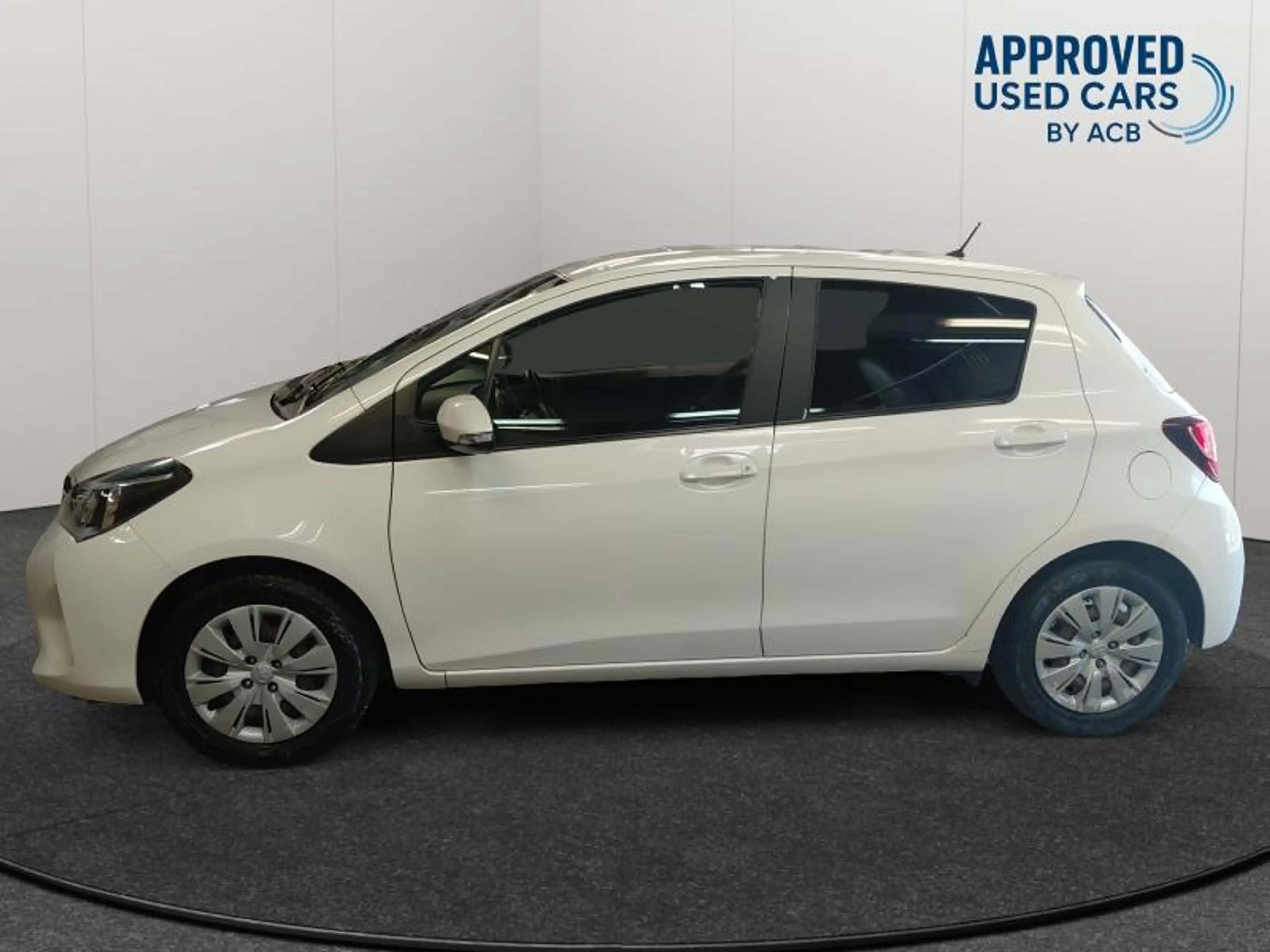 Toyota Yaris Active & Pack Live2 — photo 2