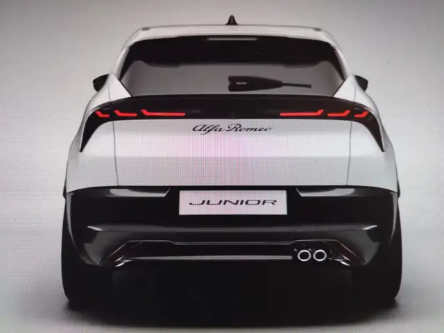 Alfa Romeo Junior view 5