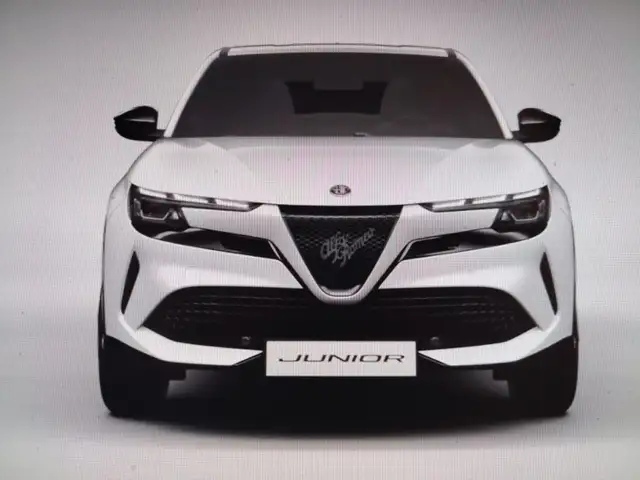 Alfa Romeo Junior view 3