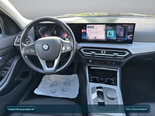 BMW 3 Series view 15