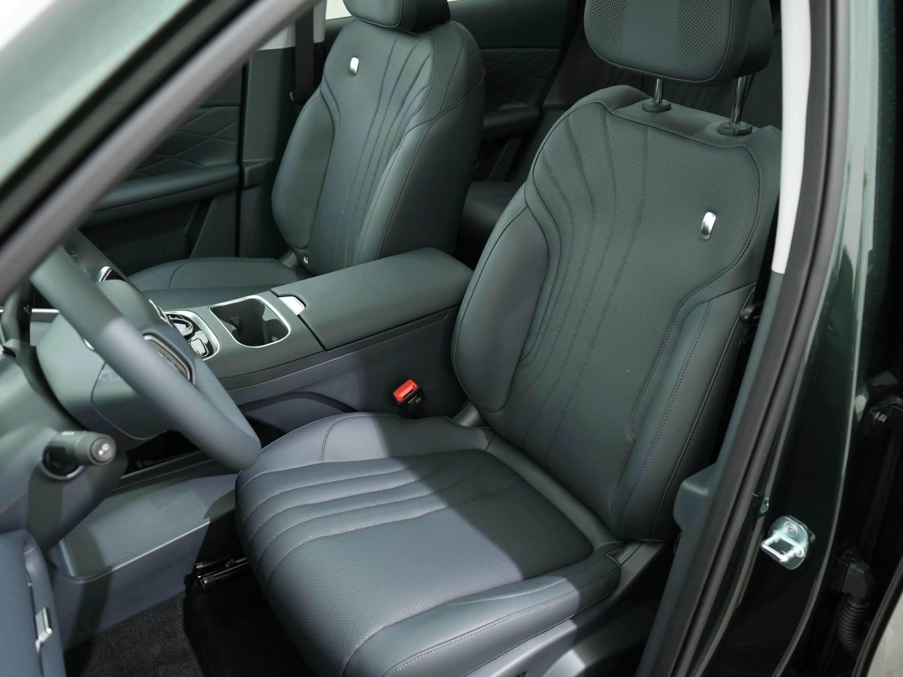 Geely Starray EM-i 1.5 MAX+ LONG RANGE 29,8 KWH | 136km WLTP | Panora — photo 4