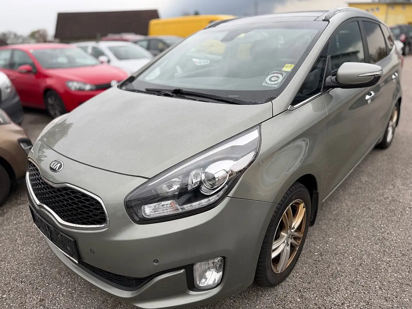Kia Carens Grau - 1
