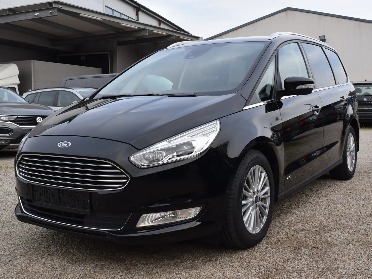 Ford Galaxy 2,0 EcoBlue SCR AWD Titanium Aut. Schwarz - 2