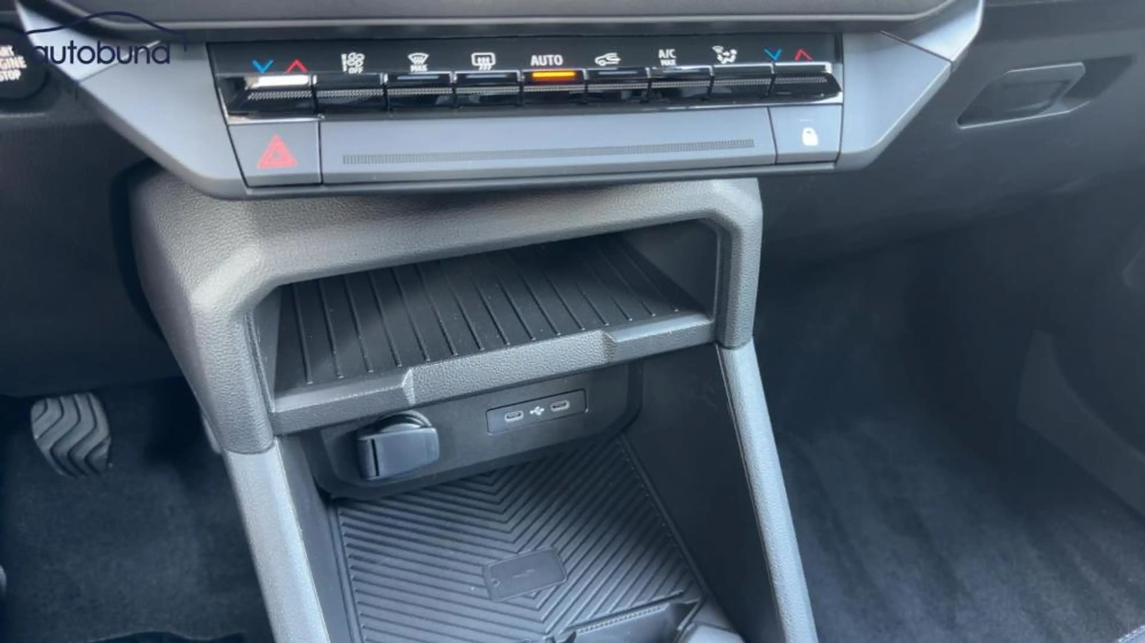 Dacia Bigster 1,2 TCE (MHEV) 140 Celebration Alu KA LED Link — photo 14