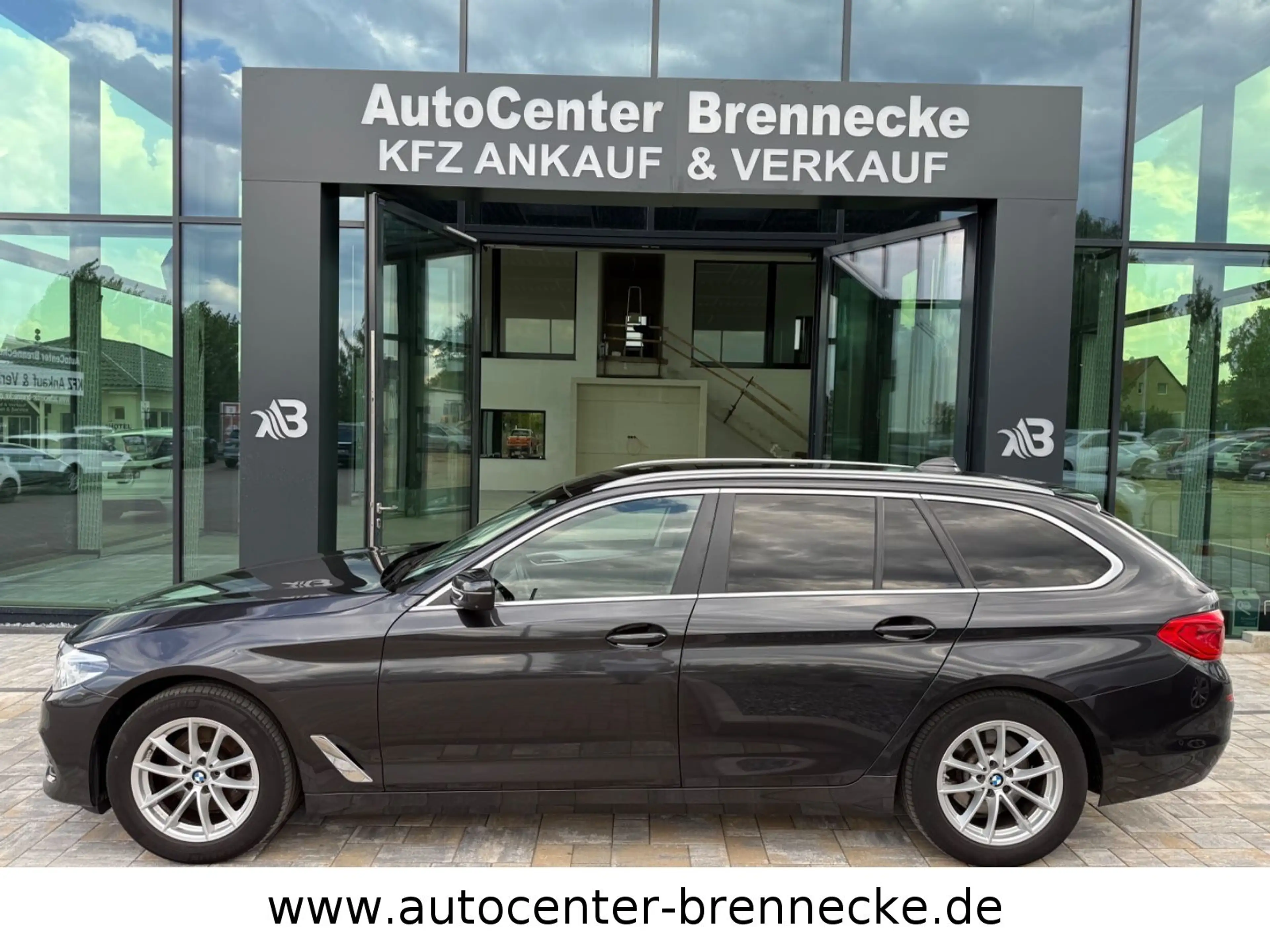 BMW 520 d Touring xDrive*HUD*ACC*AHK*360°* — photo 9