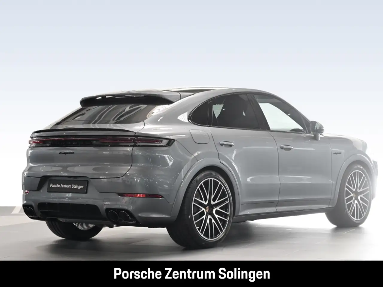 Porsche Cayenne E-Hybrid Coupe Black Edition AHK Beifahrerdisplay 4