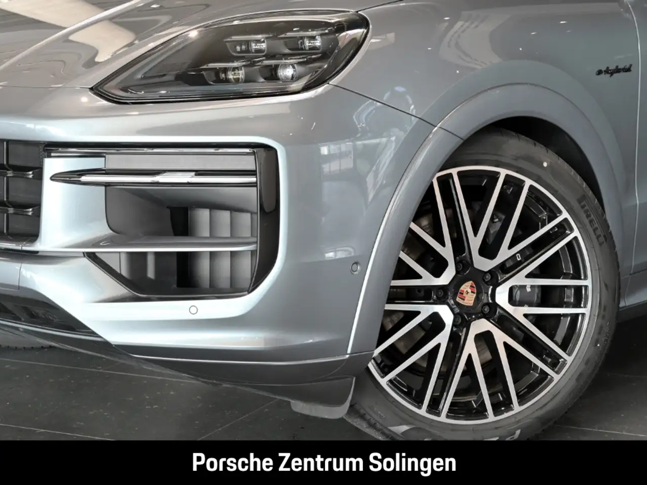 Porsche Cayenne E-Hybrid Coupe Black Edition AHK Beifahrerdisplay 6