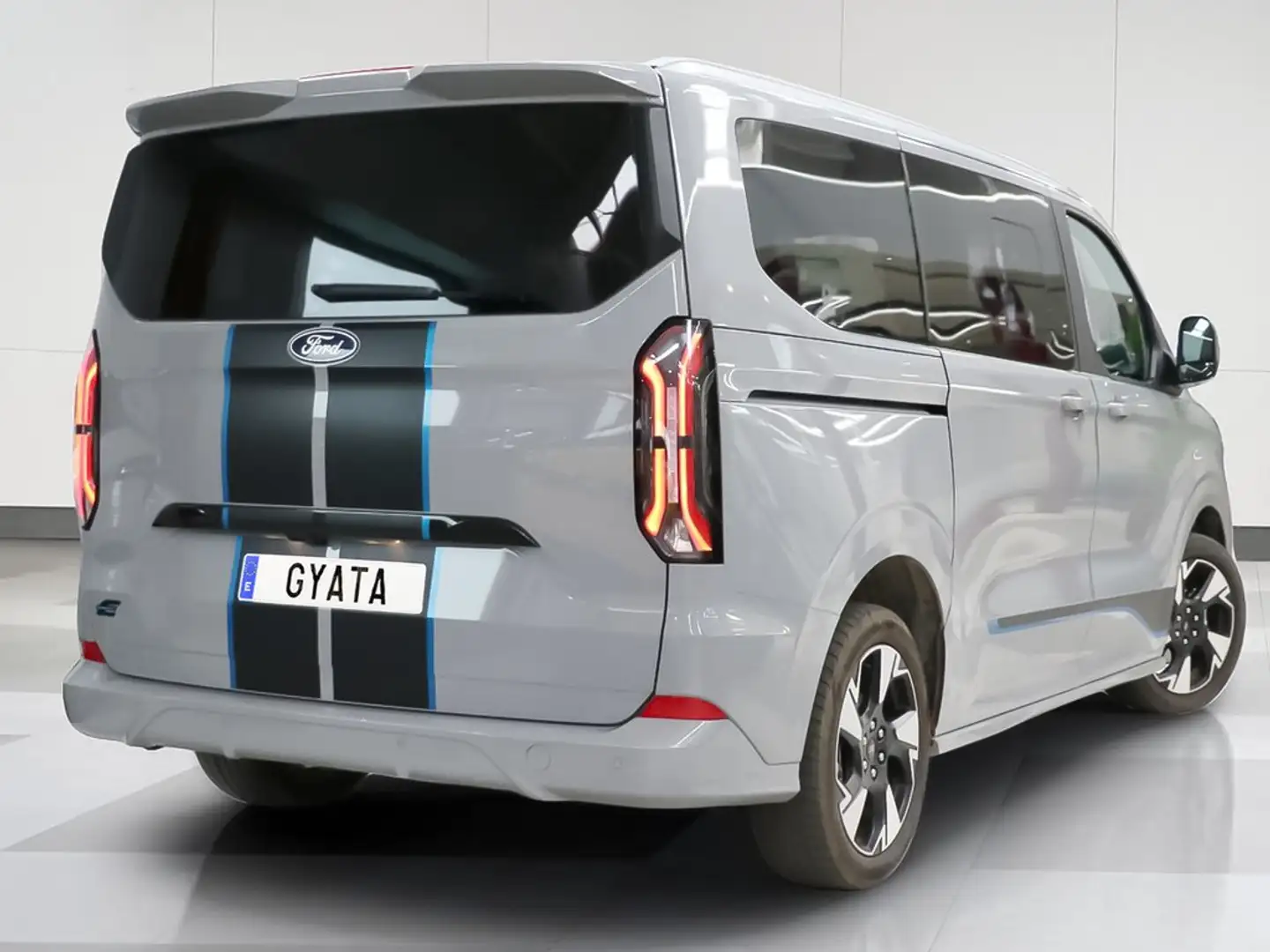Ford Tourneo Custom E-Grand Titanium X 160kW Gris - 2