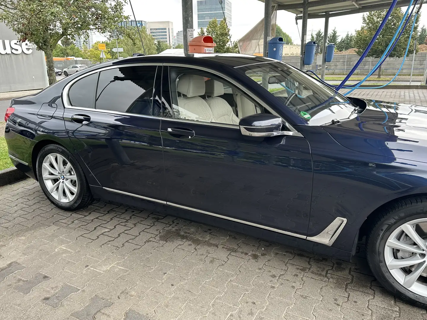 BMW 750 750 i xDrive Blau - 2