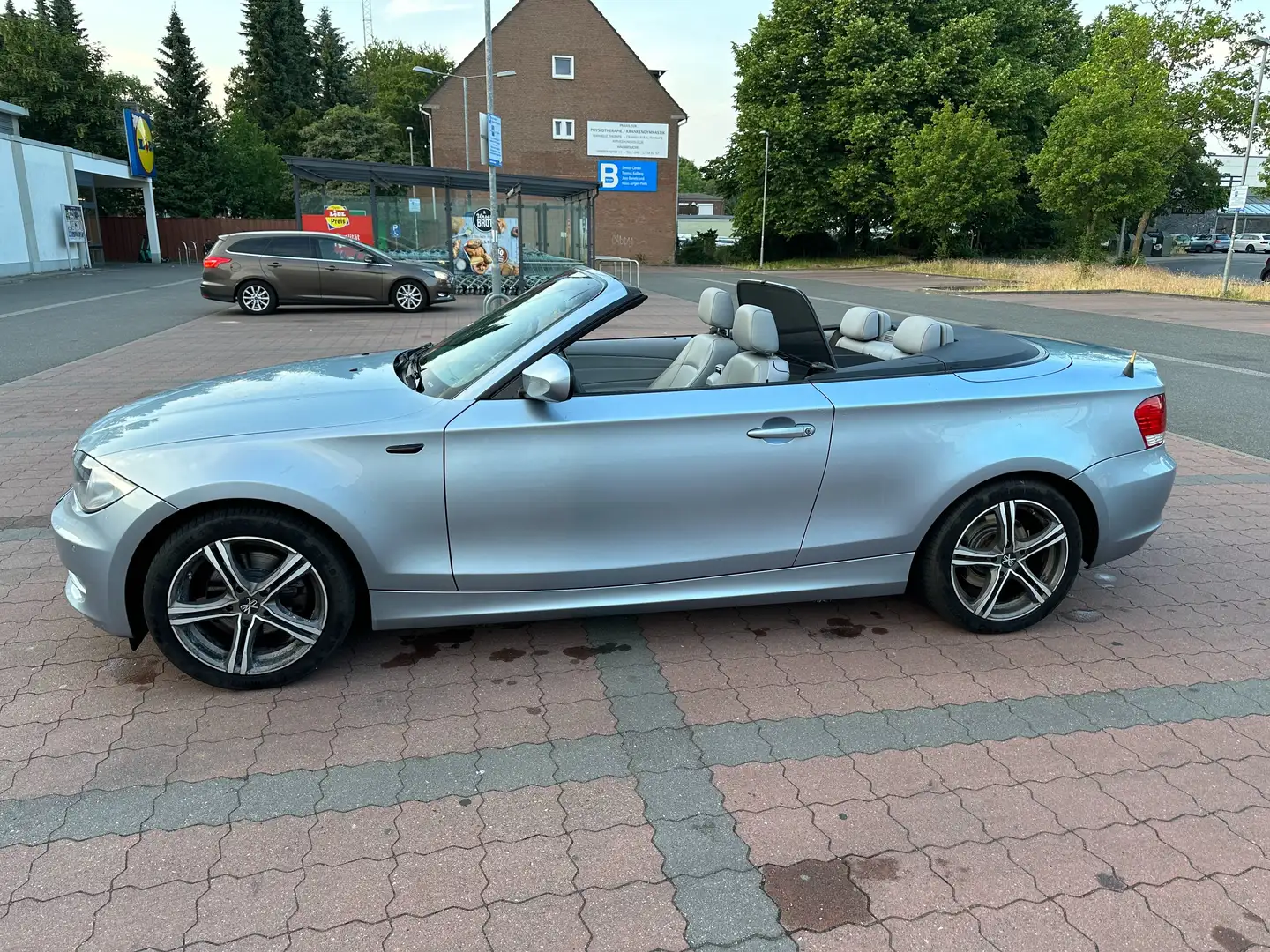 BMW 120 120i Cabrio - 1