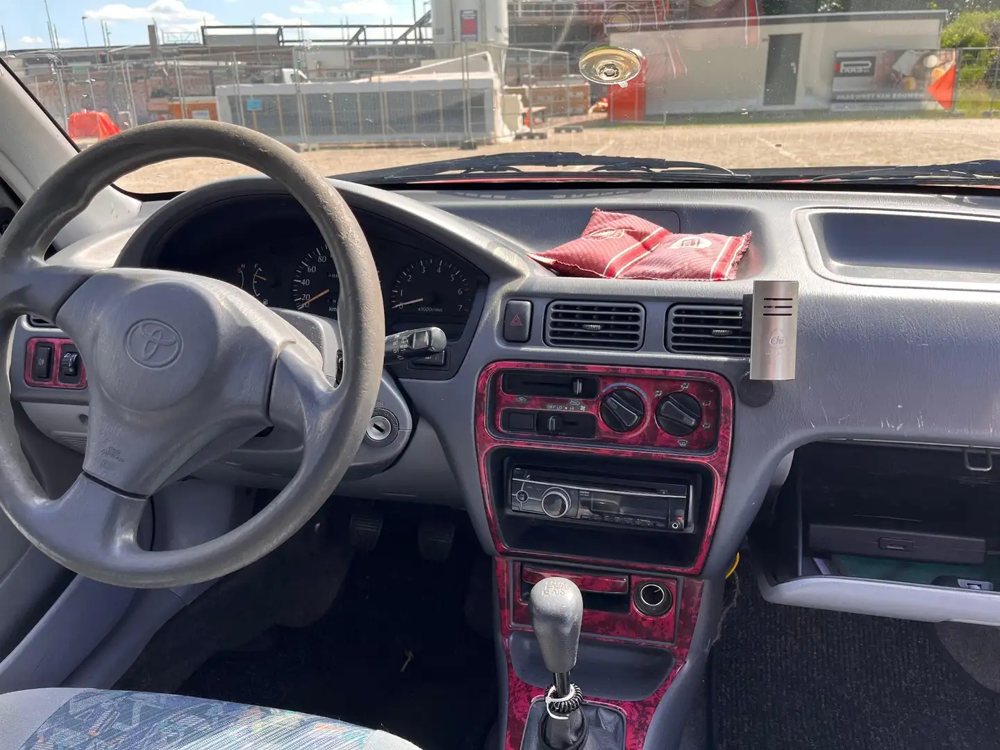 Toyota Starlet 1.3-16V XLi Rouge - 2