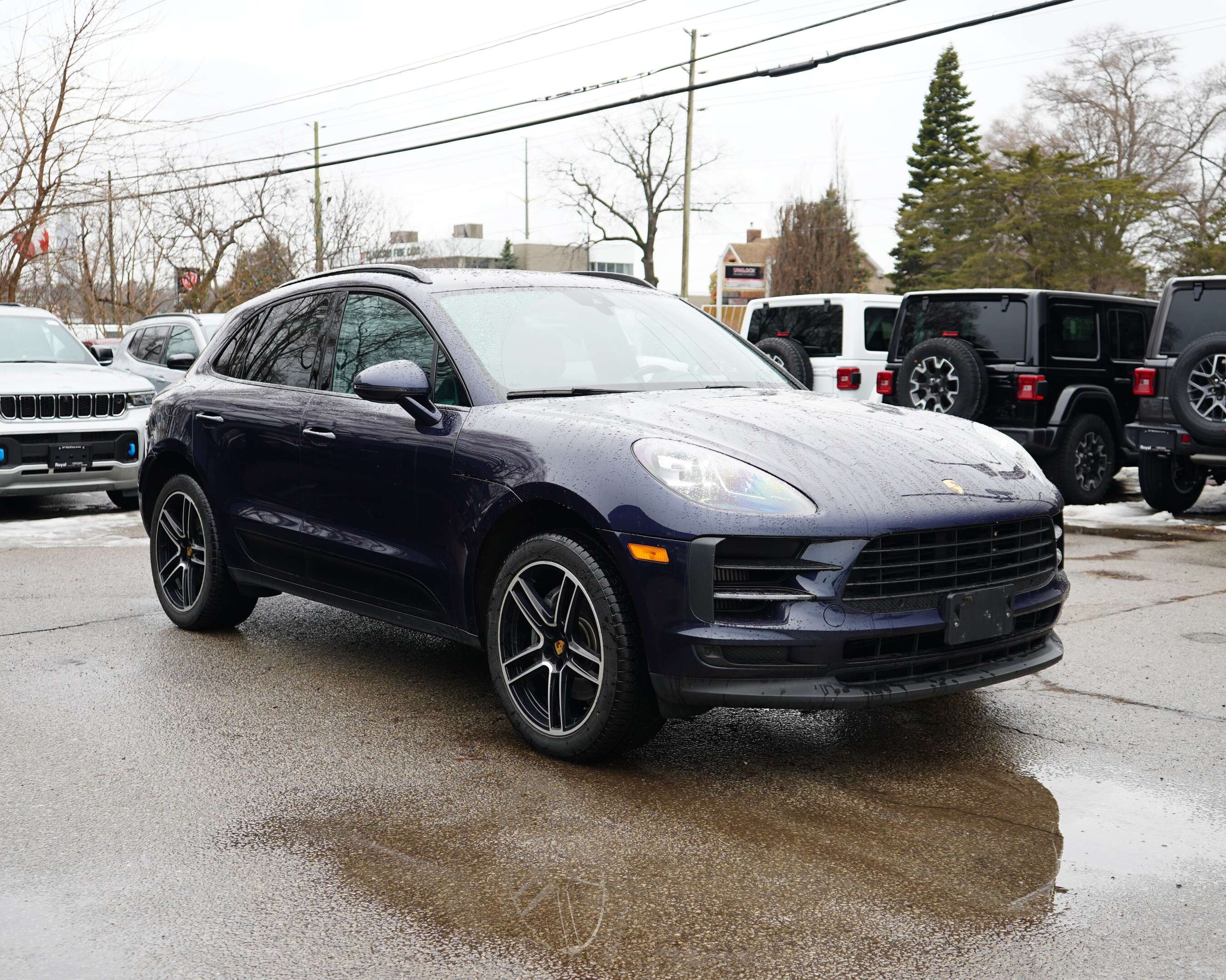2019 Porsche Macan S alt 3