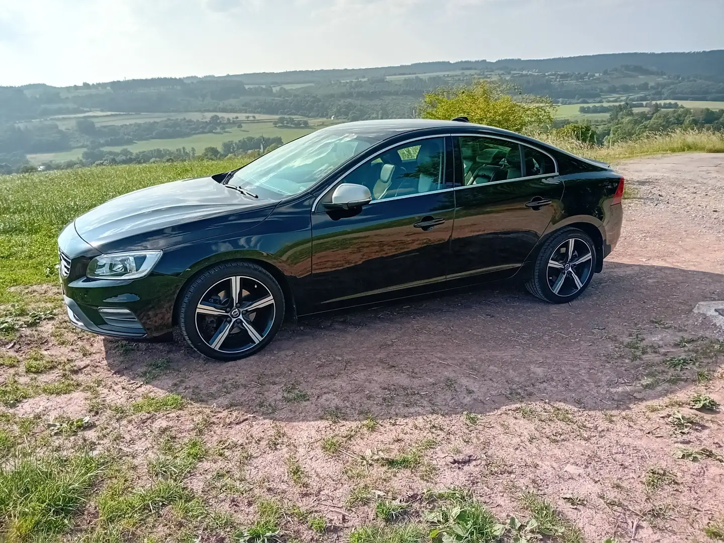 Volvo S60 D2 120 ch Stop&Start R-Design - 1