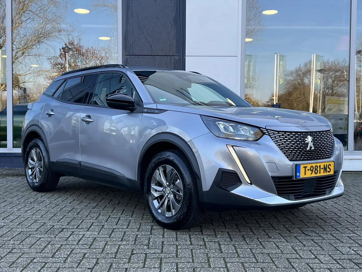 Peugeot e-2008 EV 50kWh 136pk Style | Airconditioning | Parkeer c Grau - 2