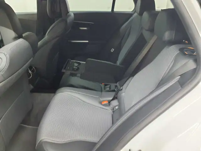 Mercedes-Benz C-Class view 14