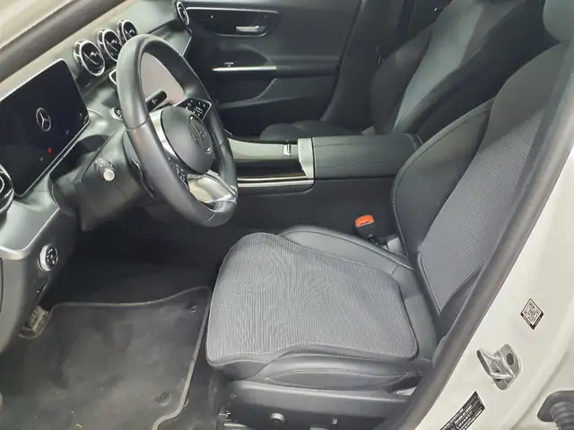 Mercedes-Benz C-Class view 8