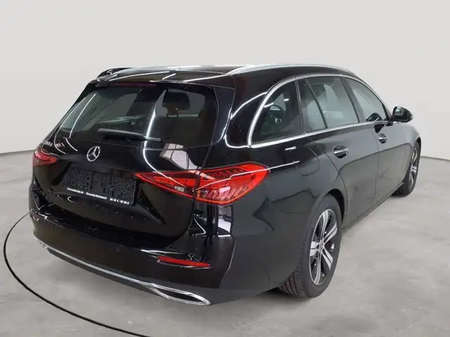 Mercedes-Benz C-Class view 4