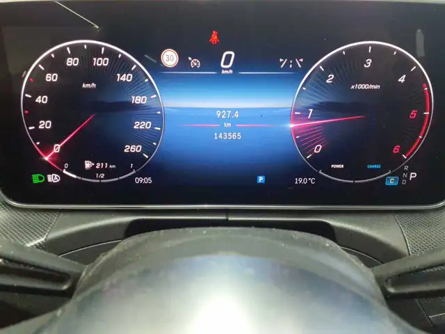 Mercedes-Benz C-Class view 11