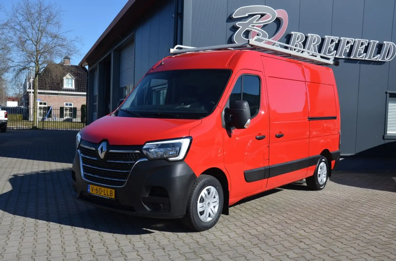 Renault Master 2.3 DCI 150PK L2H2 2x Schuifdeur, Airco, Automaat Rood - 1