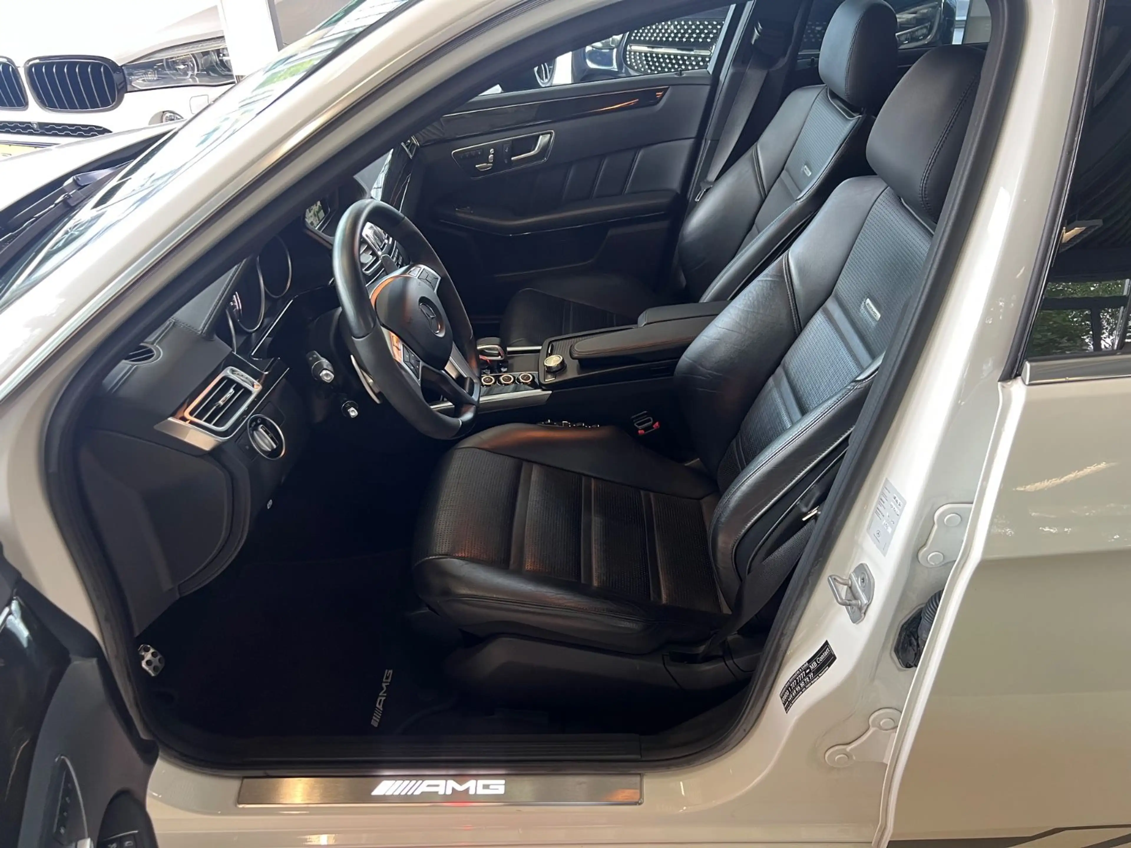 Mercedes-Benz E 63 AMG E Lim. *DIAMANTWEISS*SCHECKHEFT* — photo 12