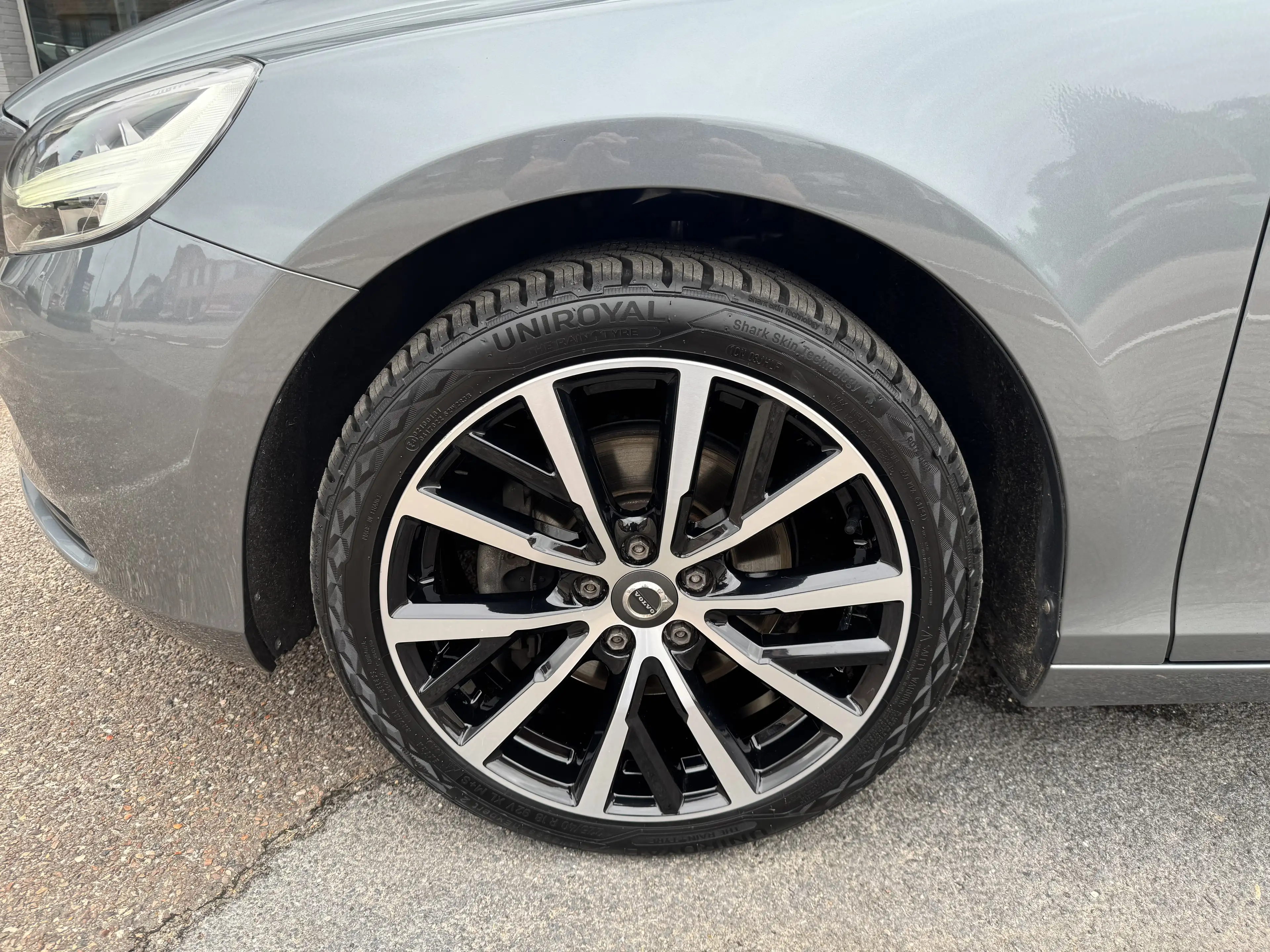Volvo V40 Kinetic 2.0 Benzine 1ste eigenaar 36000KM!!! — photo 5