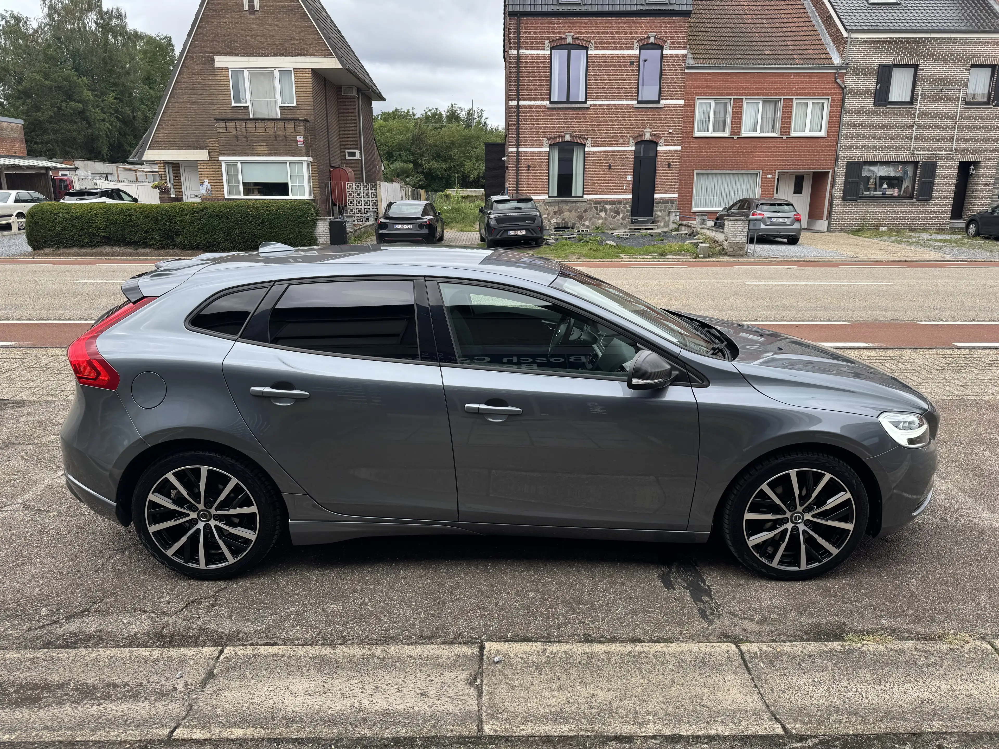 Volvo V40 Kinetic 2.0 Benzine 1ste eigenaar 36000KM!!! — photo 3