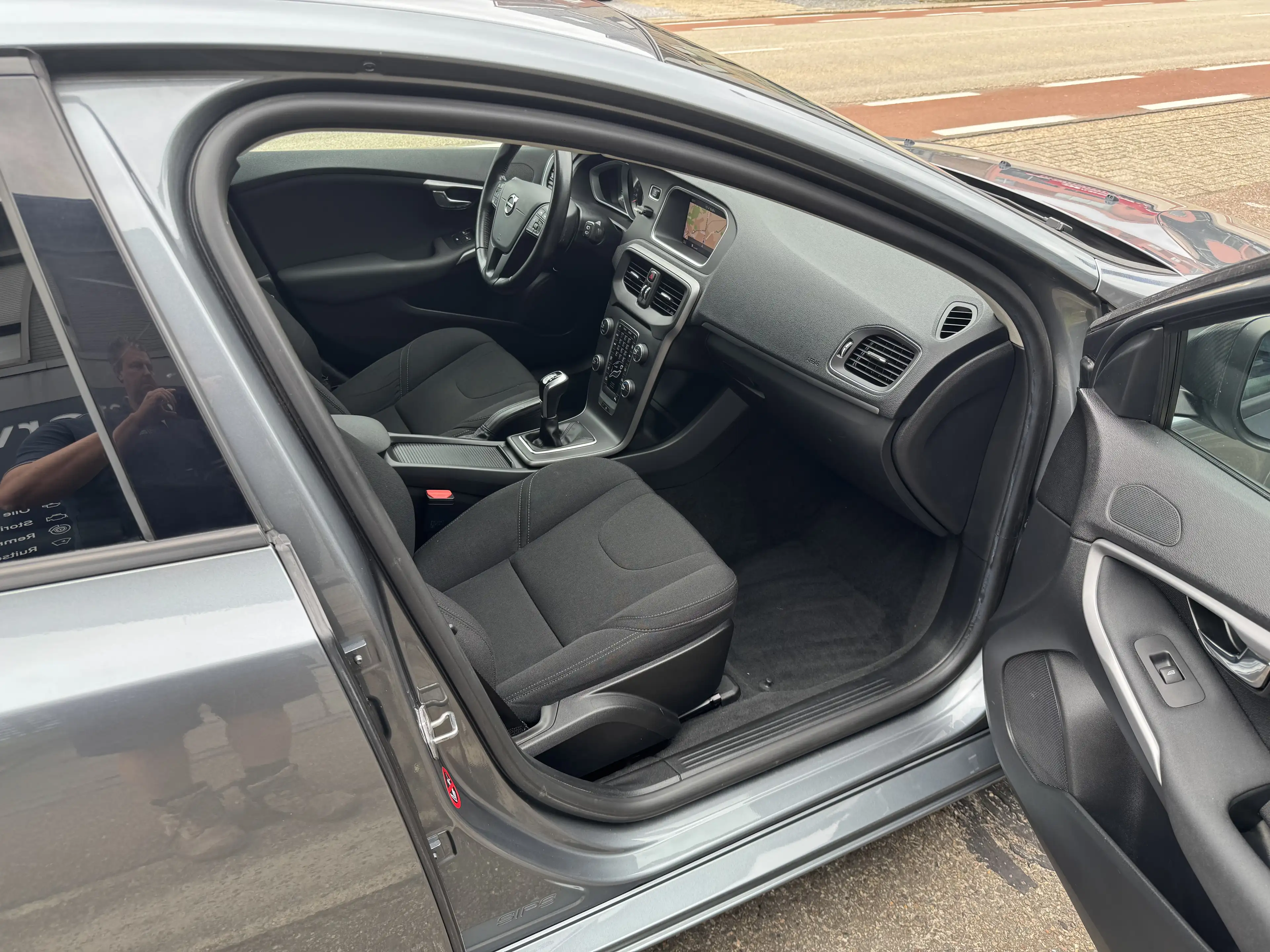 Volvo V40 Kinetic 2.0 Benzine 1ste eigenaar 36000KM!!! — photo 15