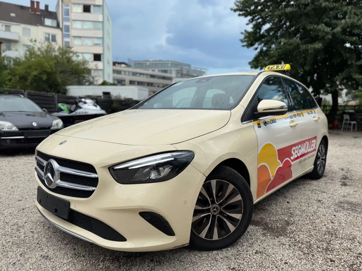 Mercedes-Benz B 180 d TAXI/NAVI/LEDER/SHZ/R-CAM/AUT./TÜV/EURO6 Giallo - 1
