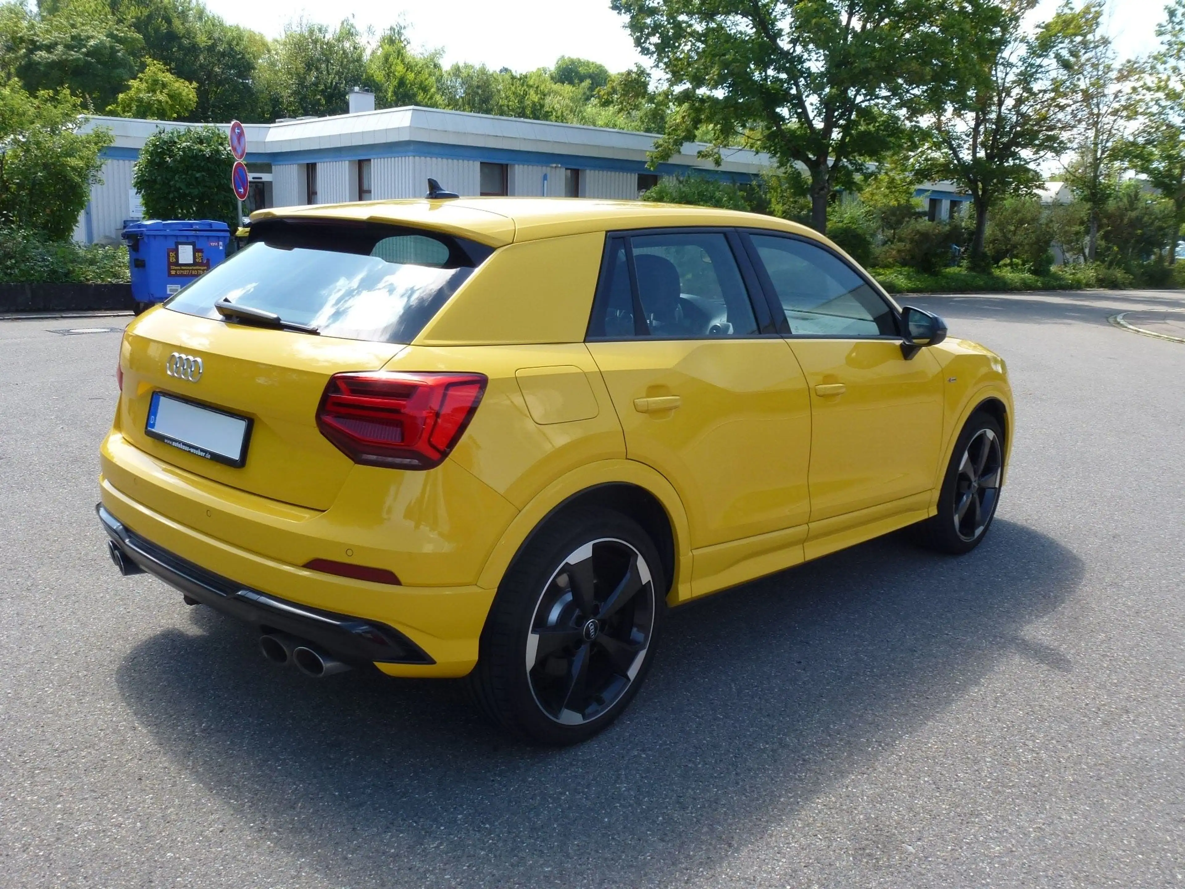 Audi SQ2 2.0 TFSI quattro * 1. Hand * Audi Exclusive Gelb — photo 4