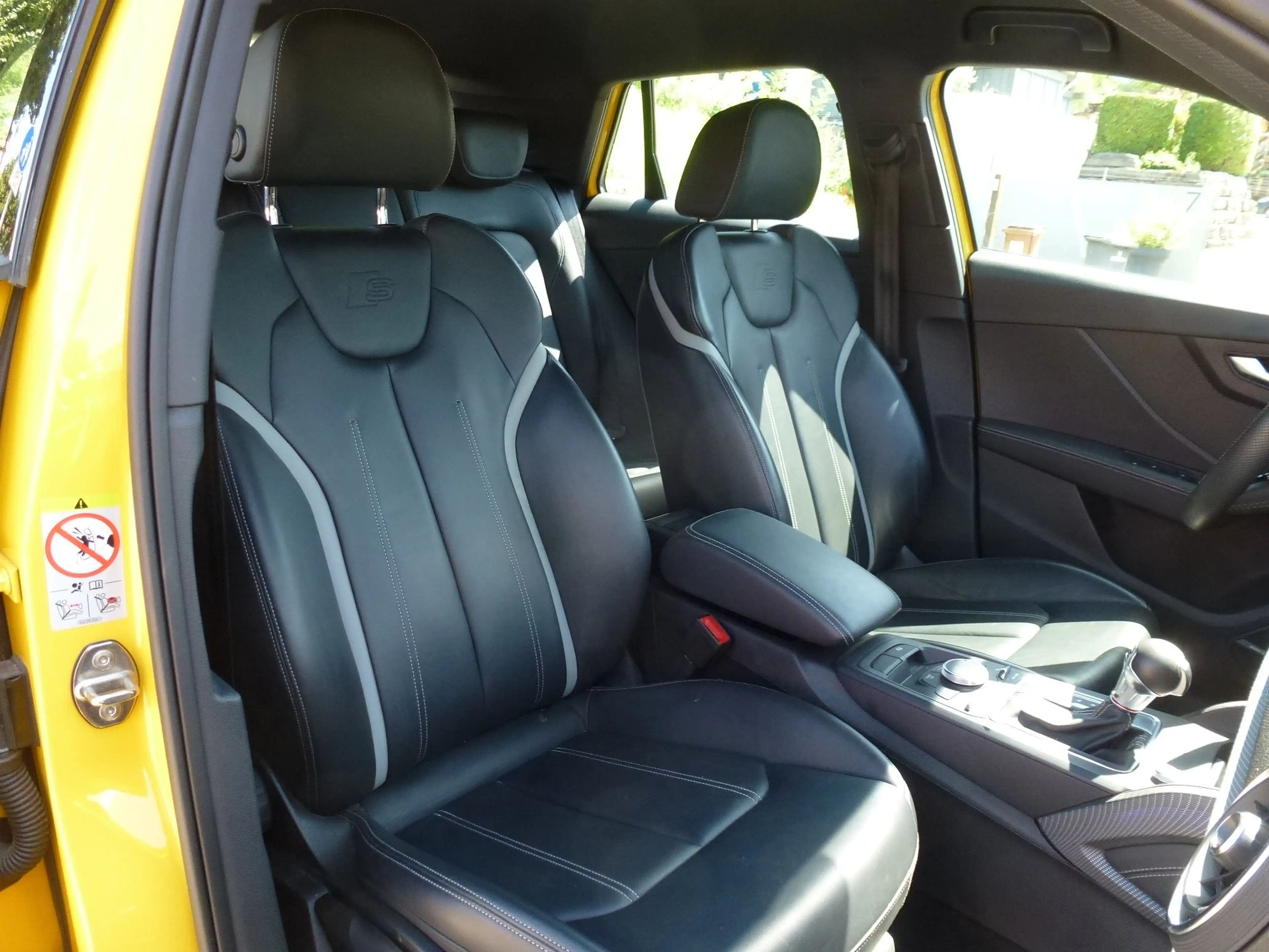 Audi SQ2 2.0 TFSI quattro * 1. Hand * Audi Exclusive Gelb — photo 15