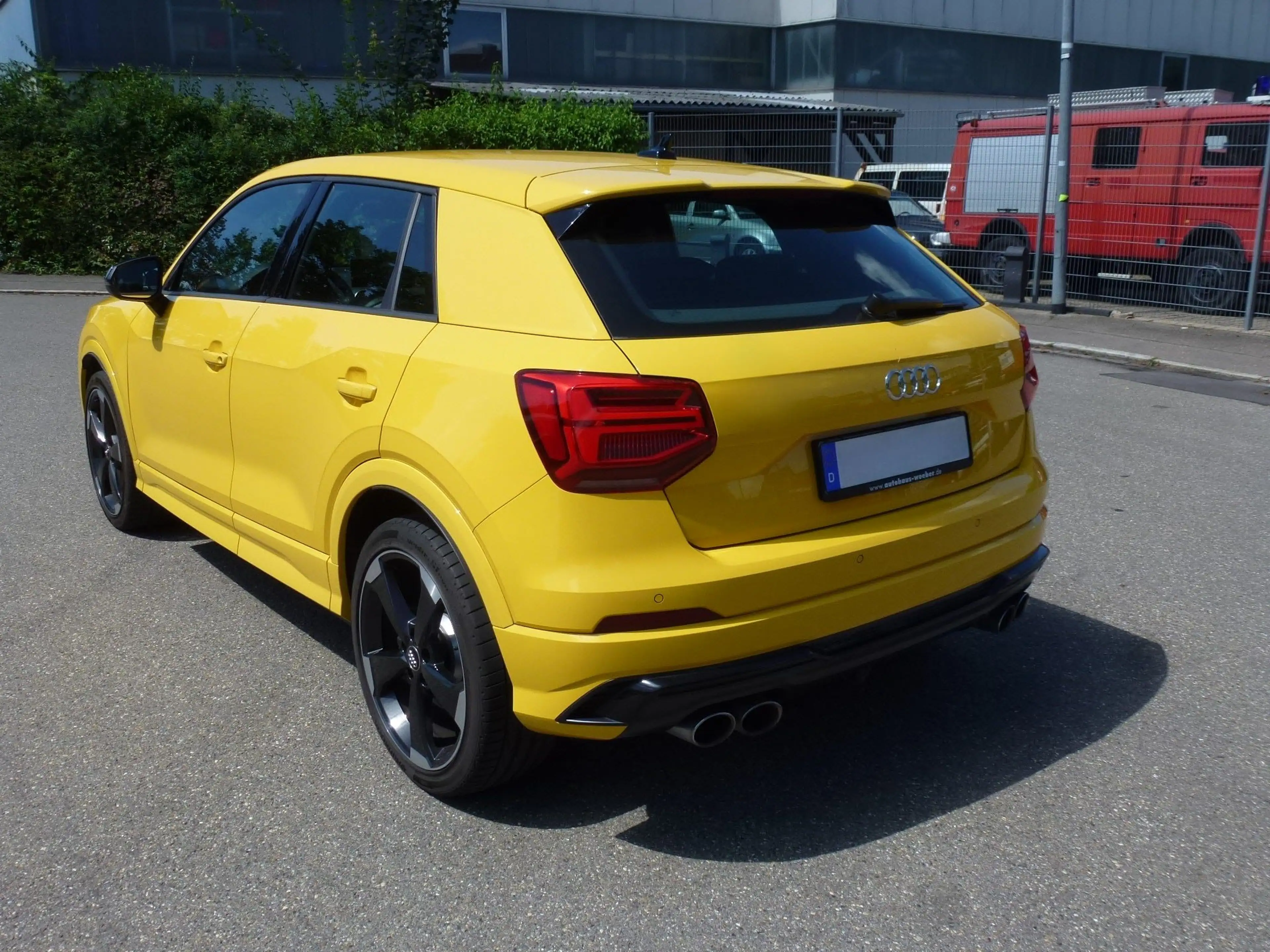 Audi SQ2 2.0 TFSI quattro * 1. Hand * Audi Exclusive Gelb — photo 3